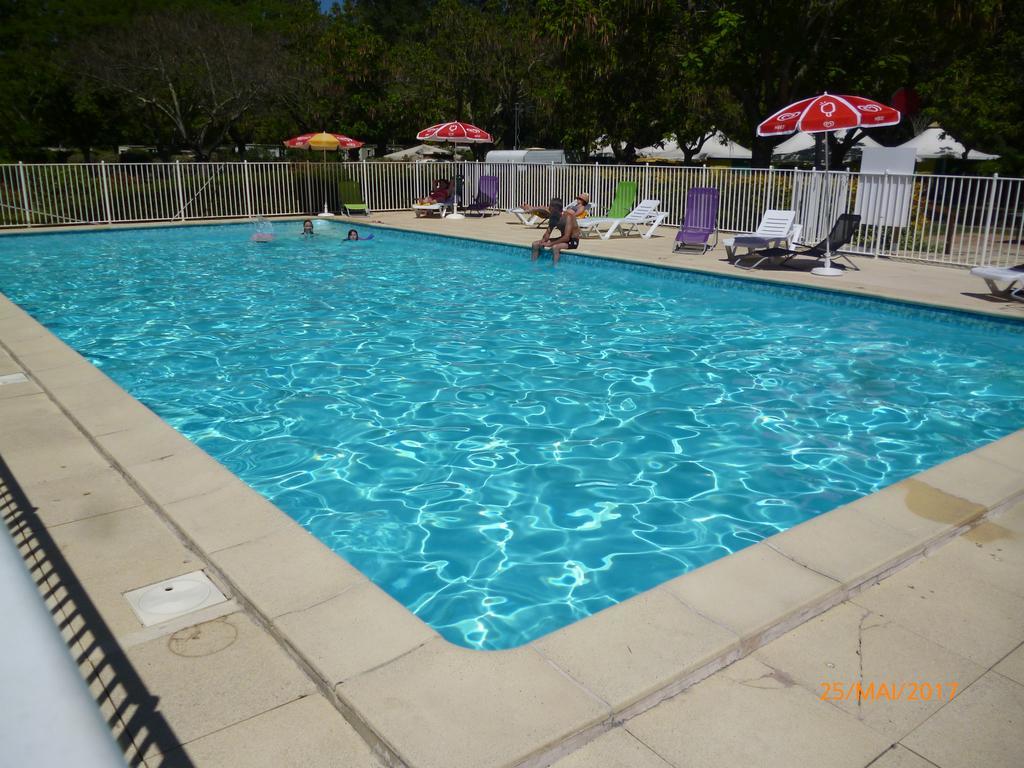 Camping Le Mouliat Otel Moncrabeau Dış mekan fotoğraf