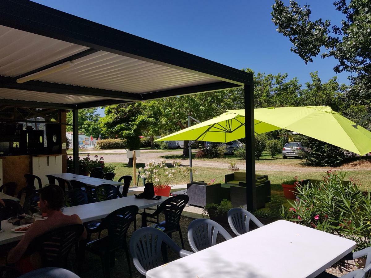 Camping Le Mouliat Otel Moncrabeau Dış mekan fotoğraf